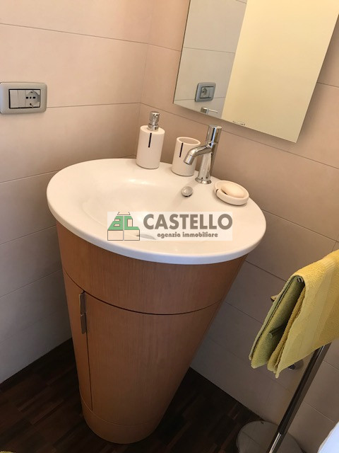 Noventa Padovana proponiamo in esclusiva interessante porzione di bifamiliare con finiture di pre...