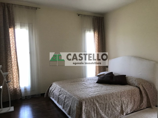 Noventa Padovana proponiamo in esclusiva interessante porzione di bifamiliare con finiture di pre...