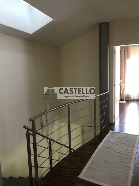 Noventa Padovana proponiamo in esclusiva interessante porzione di bifamiliare con finiture di pre...