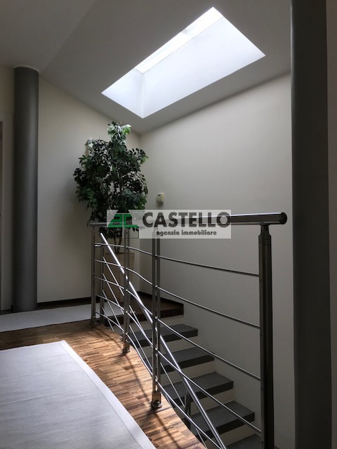 Noventa Padovana proponiamo in esclusiva interessante porzione di bifamiliare con finiture di pre...