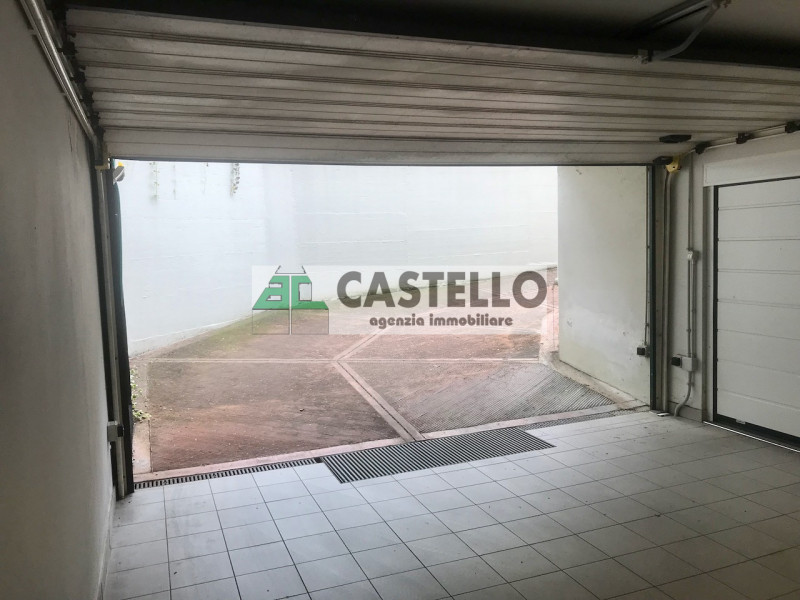 Noventa Padovana proponiamo in esclusiva interessante porzione di bifamiliare con finiture di pre...