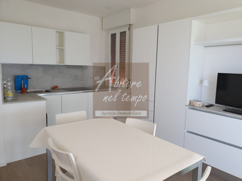 JESOLO (VE) - PIAZZA TORINO

In nostra esclusiva proponiamo in vendita un bellissimo e luminoso a...