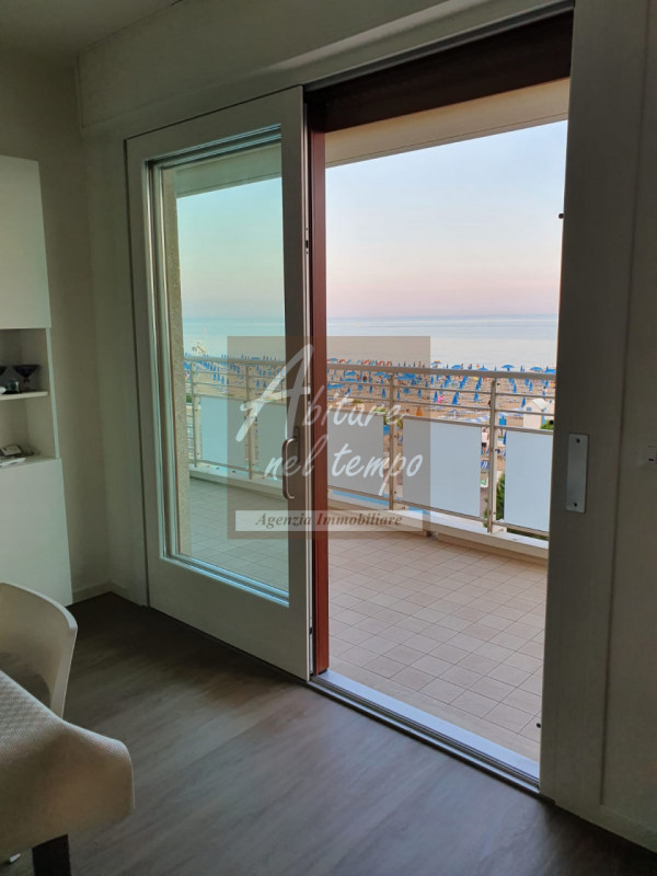 JESOLO (VE) - PIAZZA TORINO

In nostra esclusiva proponiamo in vendita un bellissimo e luminoso a...