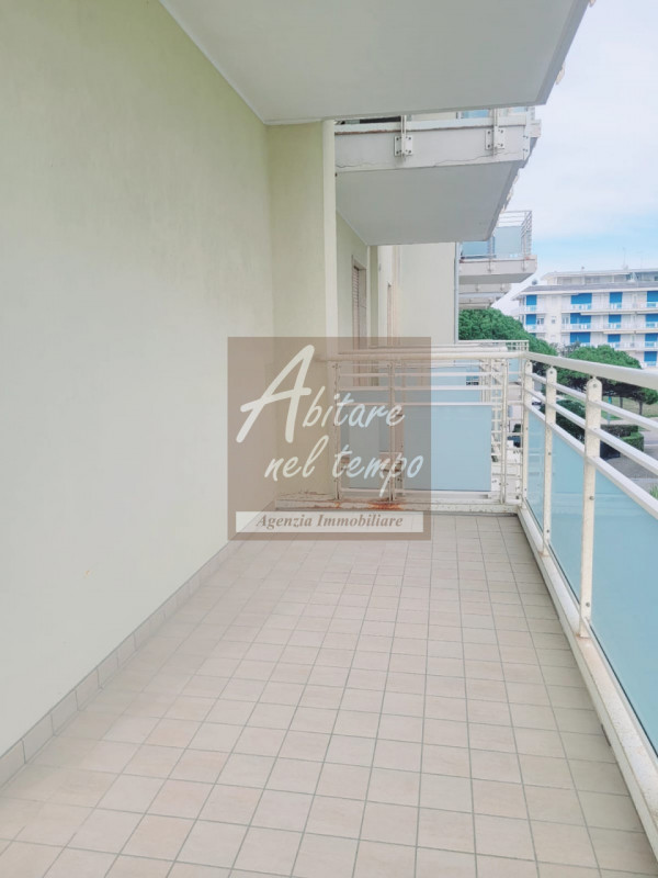 JESOLO (VE) - PIAZZA TORINO

In nostra esclusiva proponiamo in vendita un bellissimo e luminoso a...