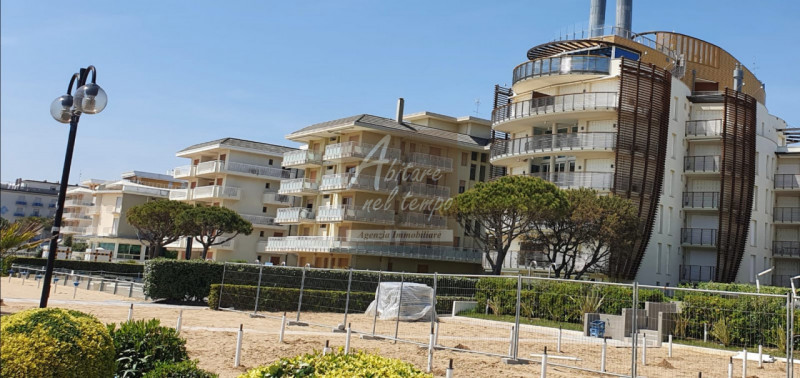 JESOLO (VE) - PIAZZA TORINO

In nostra esclusiva proponiamo in vendita un bellissimo e luminoso a...