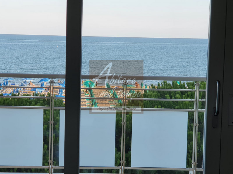 JESOLO (VE) - PIAZZA TORINO

In nostra esclusiva proponiamo in vendita un bellissimo e luminoso a...