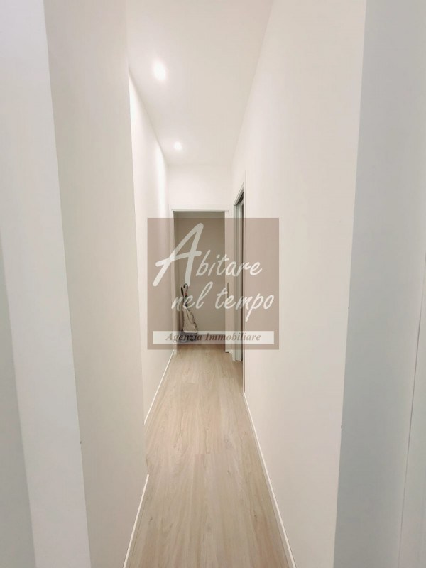 JESOLO (VE) - PIAZZA TORINO

In nostra esclusiva proponiamo in vendita un bellissimo e luminoso a...