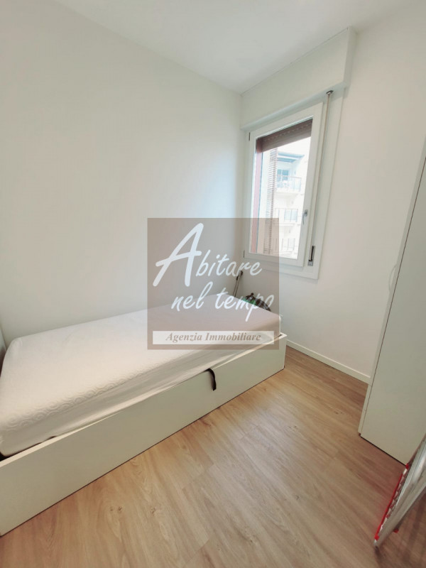 JESOLO (VE) - PIAZZA TORINO

In nostra esclusiva proponiamo in vendita un bellissimo e luminoso a...