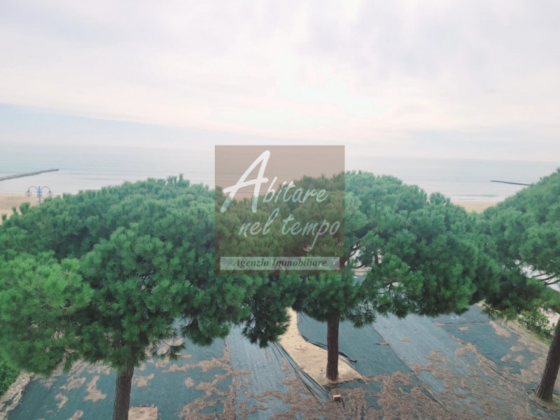 JESOLO (VE) - PIAZZA TORINO

In nostra esclusiva proponiamo in vendita un bellissimo e luminoso a...