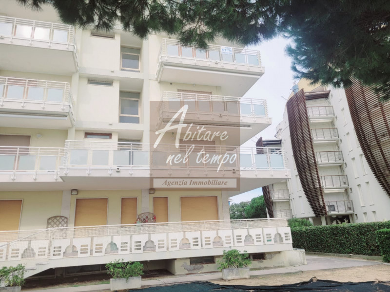 JESOLO (VE) - PIAZZA TORINO

In nostra esclusiva proponiamo in vendita un bellissimo e luminoso a...