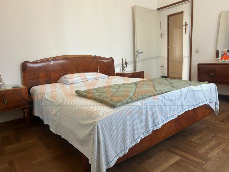 BRUSEGANA – Nel cuore del quartiere, in una piccola palazzina composta da sole quattro unità abit...