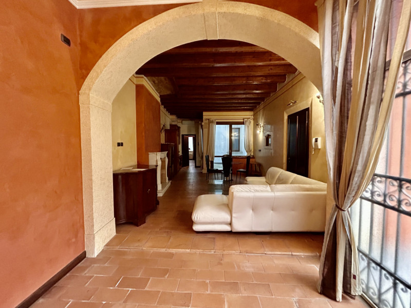 Padova centro storico vicinanze Santo , Nicoletta Dardilli di AD Casadova propone in vendita stor...