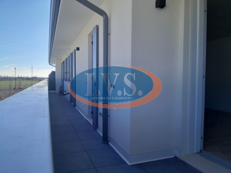 MONTEGALDA (VI): Nuova costruzione di un elegante appartamento bicamere in un contesto di sole 7 ...