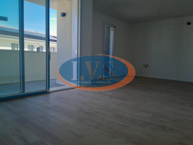 MONTEGALDA (VI): Nuova costruzione di un elegante appartamento bicamere in un contesto di sole 7 ...