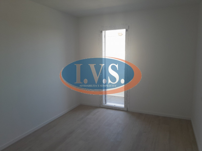 MONTEGALDA (VI): Nuova costruzione di un elegante appartamento bicamere in un contesto di sole 7 ...