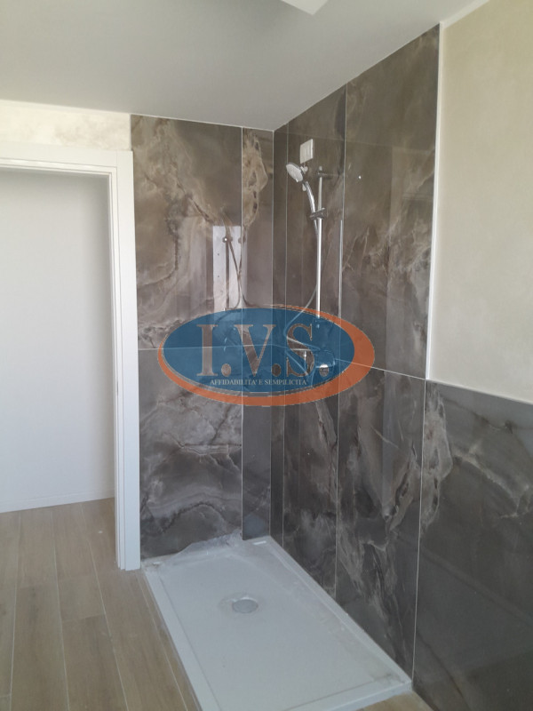 MONTEGALDA (VI): Nuova costruzione di un elegante appartamento bicamere in un contesto di sole 7 ...