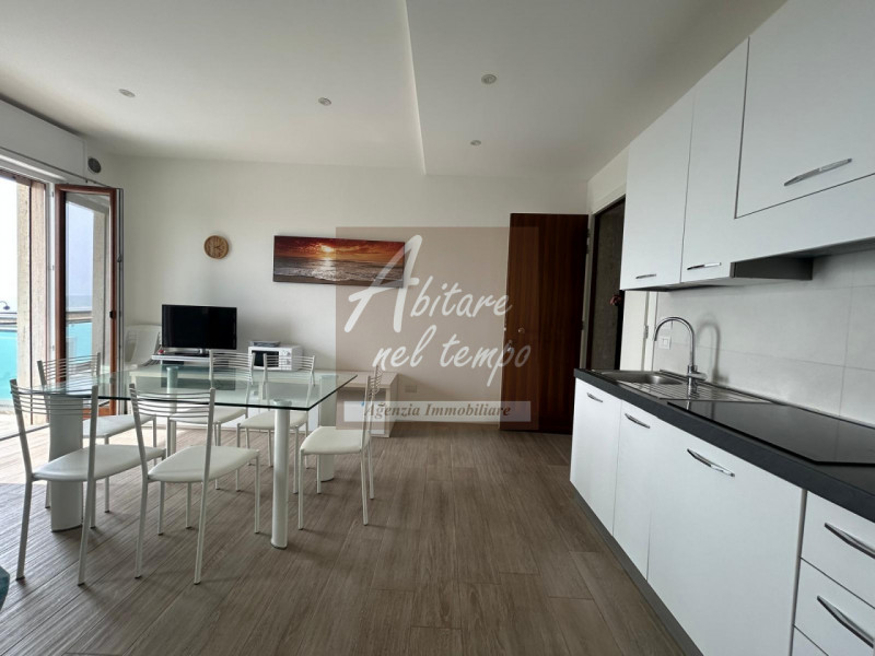 JESOLO (VE) - PIAZZA MILANO

In nostra esclusiva proponiamo in vendita un meraviglioso appartamen...