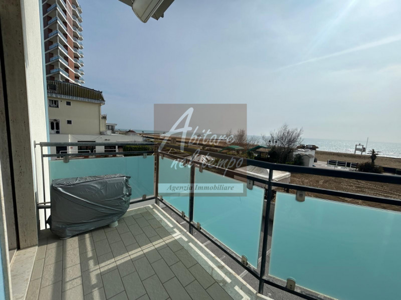 JESOLO (VE) - PIAZZA MILANO

In nostra esclusiva proponiamo in vendita un meraviglioso appartamen...