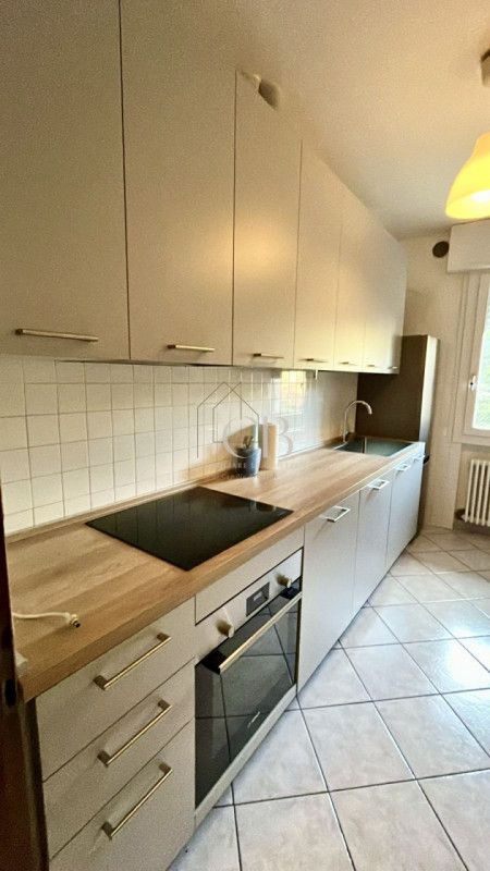 Disponibile dal 1° marzo ampia stanza in appartamento condiviso con una sola persona, ideale per ...