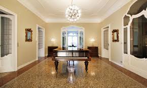 PADOVA CENTRO zona SANTA SOFIA in elegante contesto PORZIONE DI SOLUZIONE INDIPENDENTE SU CORTE S...