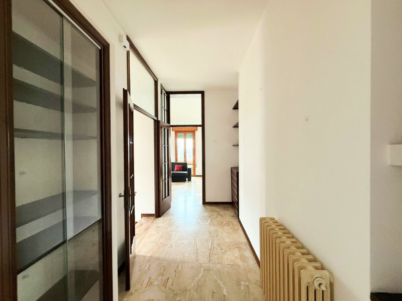 A Santa Caterina D'Este, nel centro di Carceri, proponiamo in affitto comodo appartamento di circ...