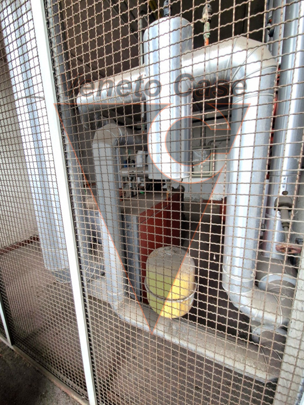 Proponiamo in vendita un ampio capannone di 1200 mq, composto da 1000 mq di spazio operativo e ul...