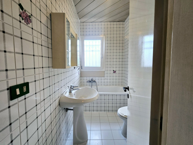 Nel prezzo di locazione sono comprese tutte le utenze e il Wi-Fi.
Proponiamo in affitto transitor...