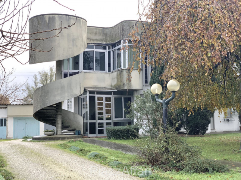 *** PREZZO RIBASSATO ***

Proponiamo in vendita casa singola divisa in due appartamenti disposti ...