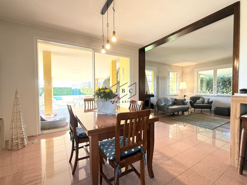 Chiarano - (Treviso)
Proponiamo in vendita a pochi minuti dal centro di Cessalto e di Chiarano, u...