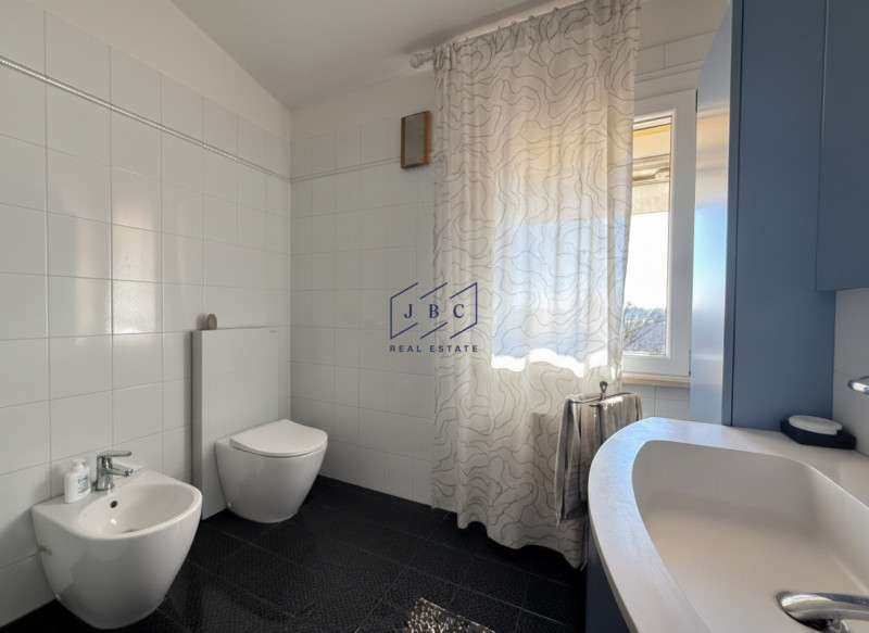 Chiarano - (Treviso)
Proponiamo in vendita a pochi minuti dal centro di Cessalto e di Chiarano, u...