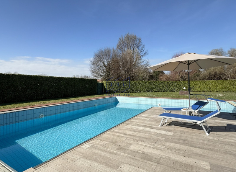 Chiarano - (Treviso)
Proponiamo in vendita a pochi minuti dal centro di Cessalto e di Chiarano, u...