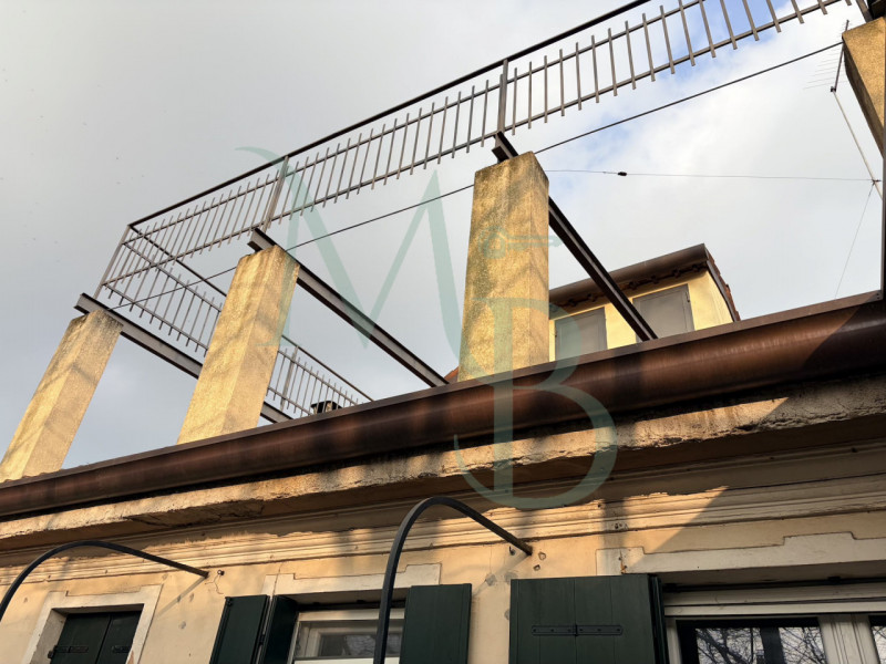 PADOVA – Centro Storico: Immobiliare MB propone in esclusiva intera palazzina edificata nei primi...