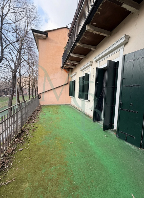 PADOVA – Centro Storico: Immobiliare MB propone in esclusiva intera palazzina edificata nei primi...