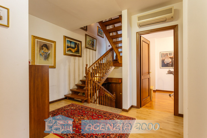 E' A CONSELVE LA TUA CASA!!! BELLISSIMA PORZIONE DI BIFAMILIARE IN ZONA TRANQUILLA DI QUARTIERE.....