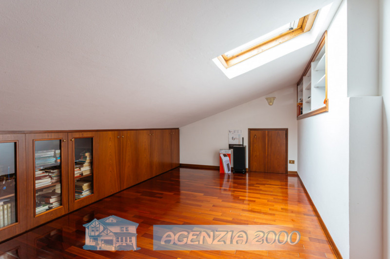 E' A CONSELVE LA TUA CASA!!! BELLISSIMA PORZIONE DI BIFAMILIARE IN ZONA TRANQUILLA DI QUARTIERE.....