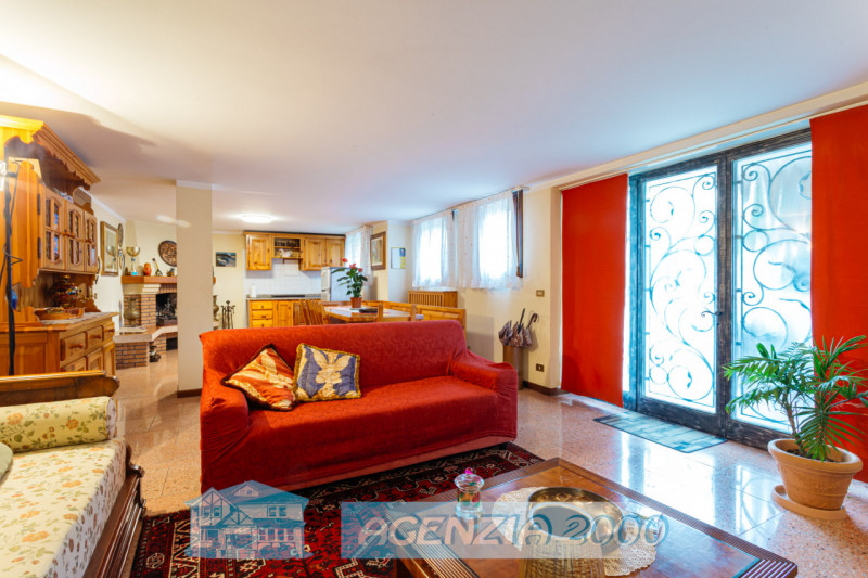 E' A CONSELVE LA TUA CASA!!! BELLISSIMA PORZIONE DI BIFAMILIARE IN ZONA TRANQUILLA DI QUARTIERE.....