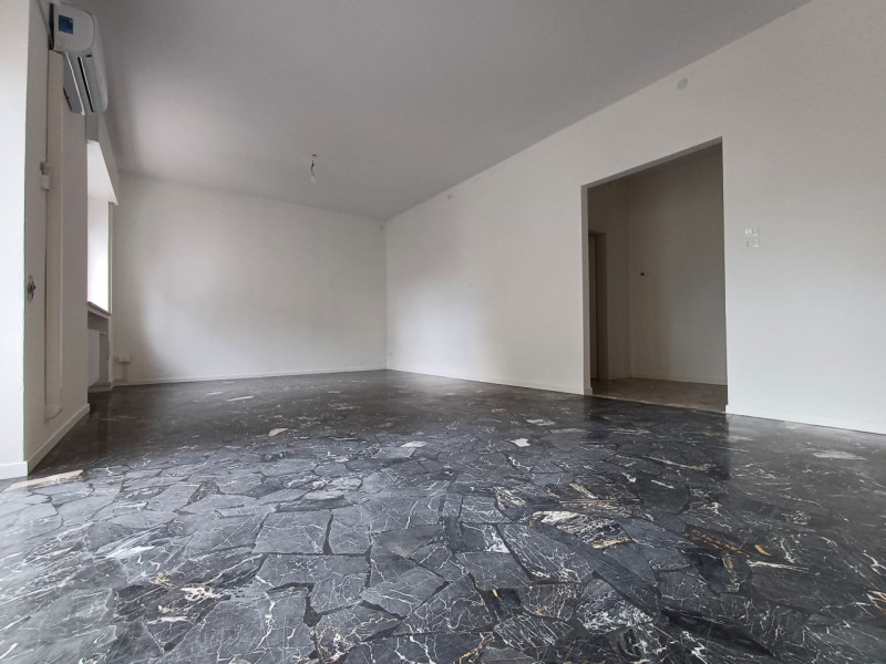 Per info, MANDARE UNA MAIL a " annagrandiagenzievicenza@gmail.com " con una breve presentazione d...