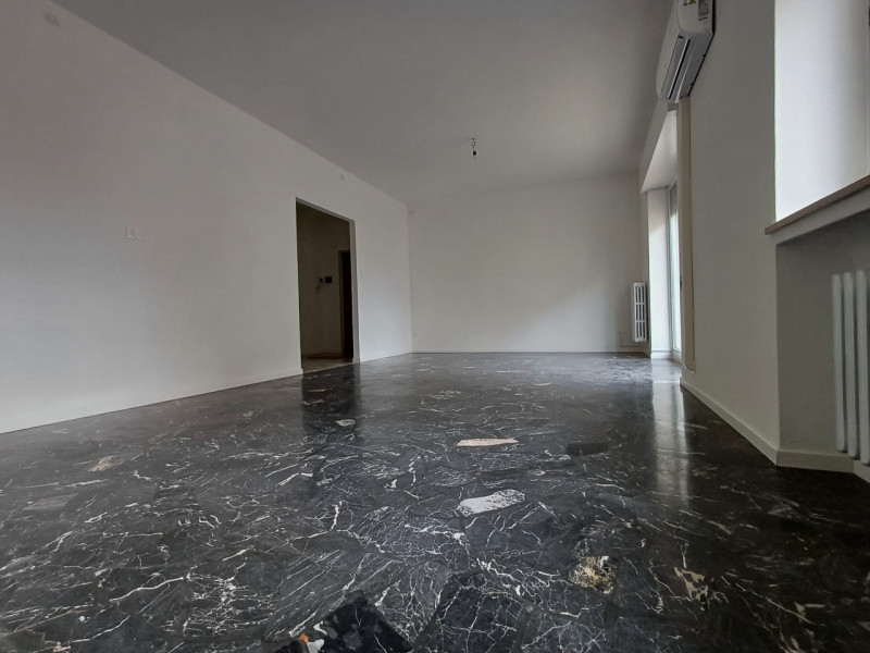 Per info, MANDARE UNA MAIL a " annagrandiagenzievicenza@gmail.com " con una breve presentazione d...