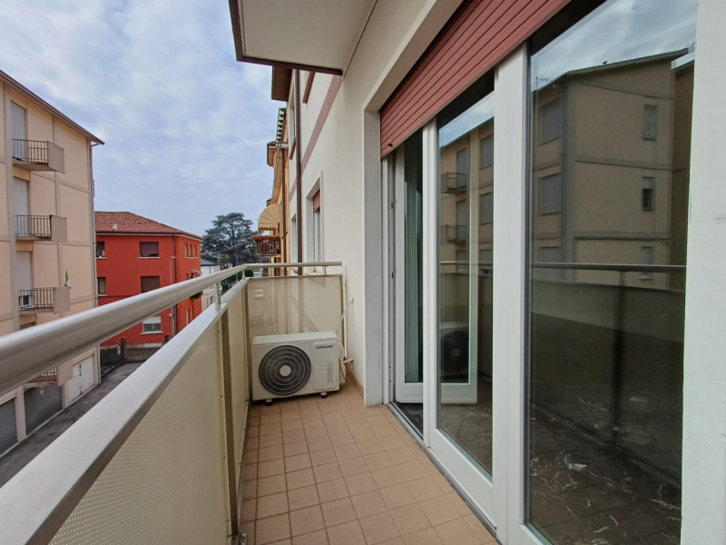 Per info, MANDARE UNA MAIL a " annagrandiagenzievicenza@gmail.com " con una breve presentazione d...