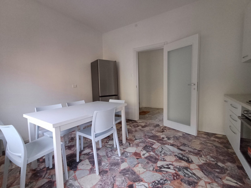 Per info, MANDARE UNA MAIL a " annagrandiagenzievicenza@gmail.com " con una breve presentazione d...