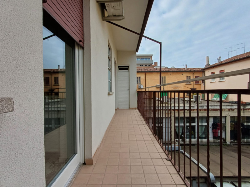 Per info, MANDARE UNA MAIL a " annagrandiagenzievicenza@gmail.com " con una breve presentazione d...