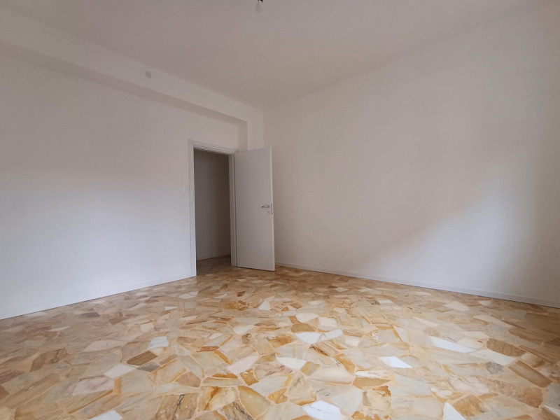 Per info, MANDARE UNA MAIL a " annagrandiagenzievicenza@gmail.com " con una breve presentazione d...