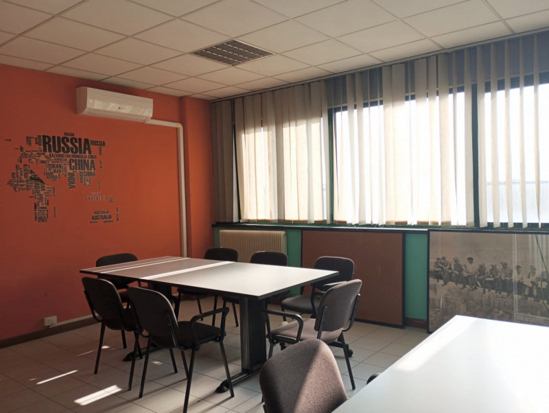 ALTAVILLA VICENTINA - ZONA INDUSTRIALE: VENDESI UFFICIO ARREDATO DI 50 MQ - Rif. 8356
Proponiamo ...