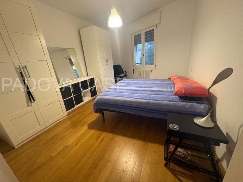 SOLO REFERENZIATI 

Scoprite questo splendido appartamento duplex situato nel cuore del quartiere...