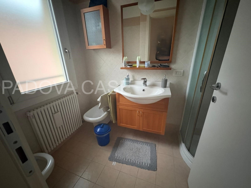 SOLO REFERENZIATI 

Scoprite questo splendido appartamento duplex situato nel cuore del quartiere...