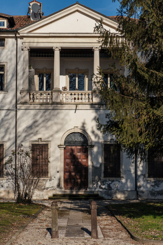 UBICAZIONE E CONTESTO

Nel cuore del contesto storico di Casale, a breve distanza dal centro di V...