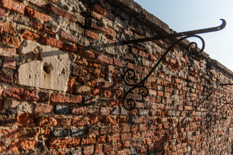 UBICAZIONE E CONTESTO

Nel cuore del contesto storico di Casale, a breve distanza dal centro di V...