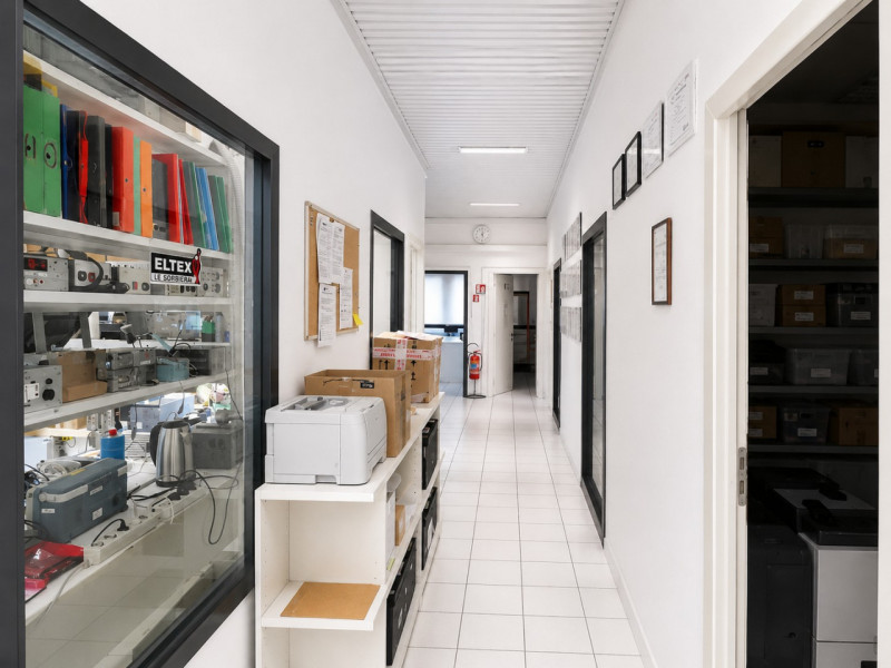 SCHIO - ZONA INDUSTRIALE: Immobile ad uso UFFICIO/LABORATORIO di mq. 350 locato ad azienda leader...