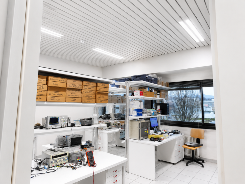 SCHIO - ZONA INDUSTRIALE: Immobile ad uso UFFICIO/LABORATORIO di mq. 350 locato ad azienda leader...