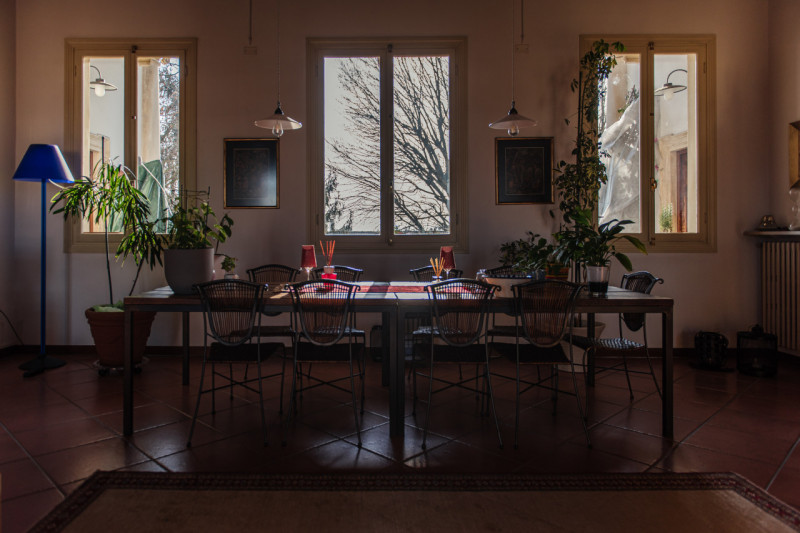 UBICAZIONE E CONTESTO

Nel suggestivo contesto storico di Casale, a pochi minuti dal centro di Vi...